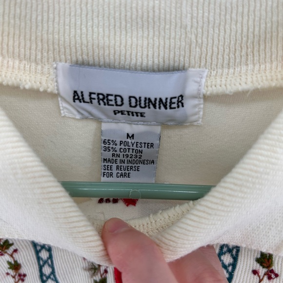 Vintage Alfred Dunner Cream Embroidered Sweater | M Petitie - Picture 3 of 3